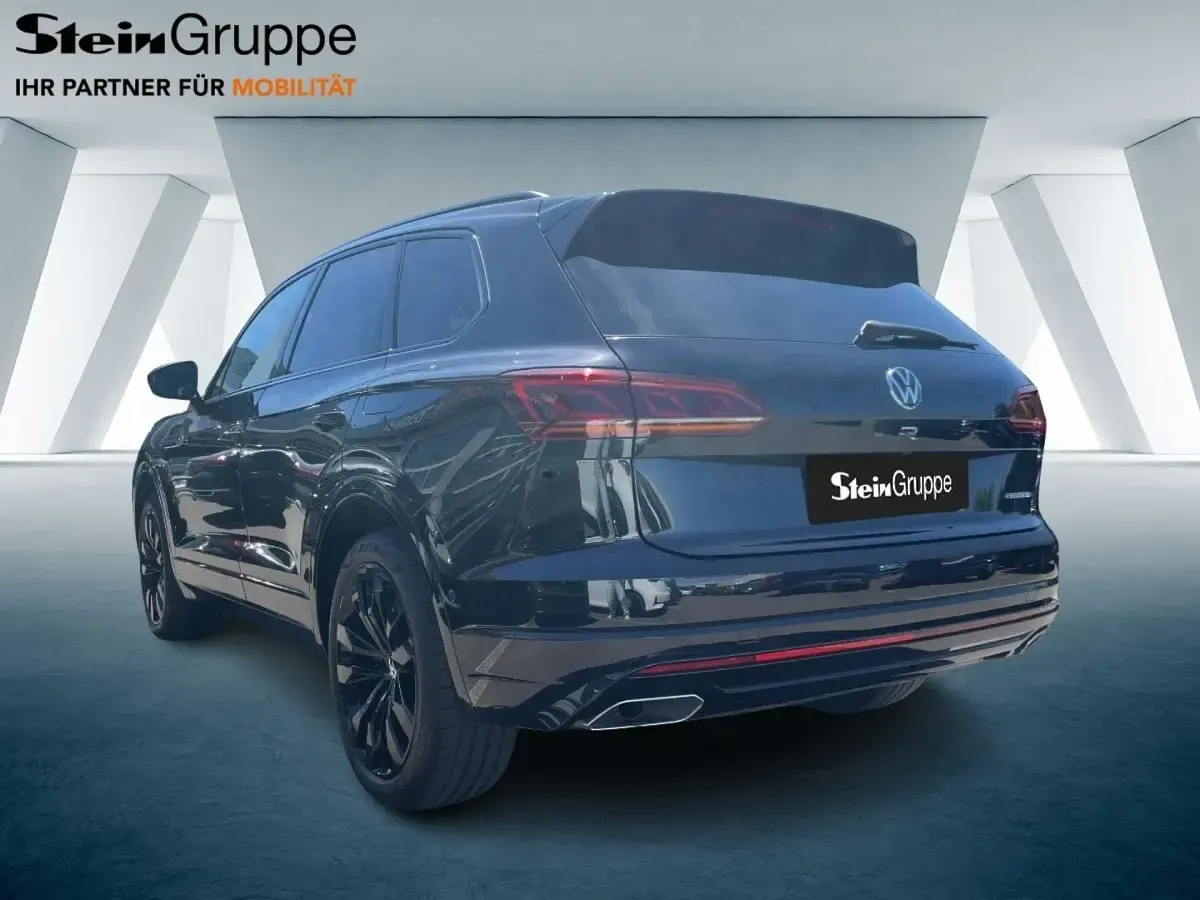 Gebraucht VW Touareg R 462 PS (339 kW) 2021 Schwarz SUV