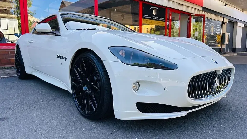 Gebraucht Maserati Granturismo 441 PS (324 kW) 2012 Weiß Coupé