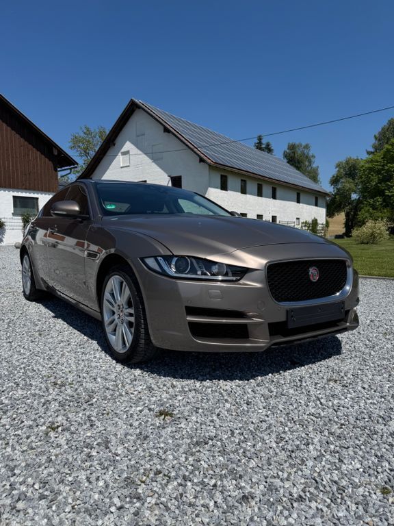 Gebraucht 2018 Jaguar XE Prestige Limousine | 11.490 € (Etwas zu teuer) - Bild 1/4