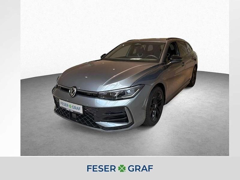 Diabasgrau metallic Neu 2025 VW Passat R-line Kombi | 57.990 € (Teuer) - Bild 1/4