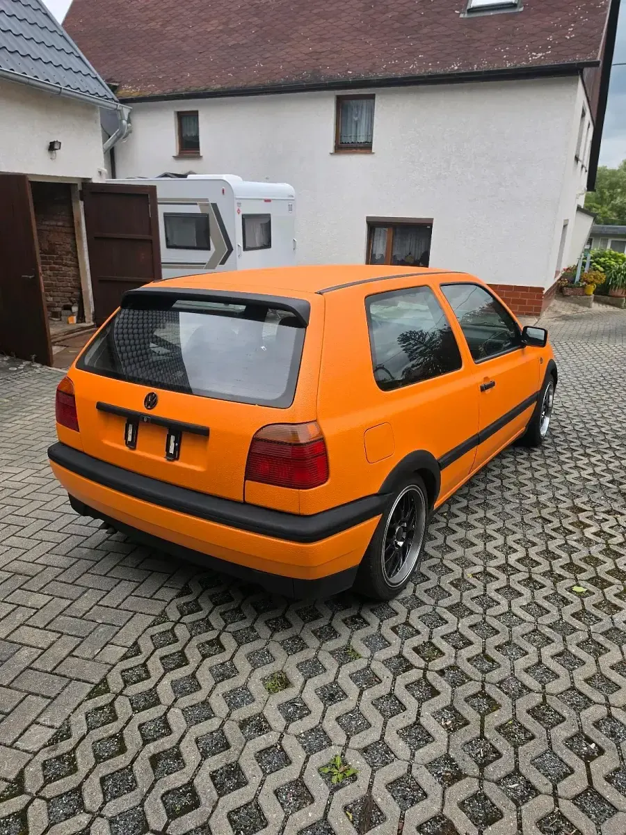 Gebraucht VW Golf III 90 PS (66 kW) 1997 Orange Limousine