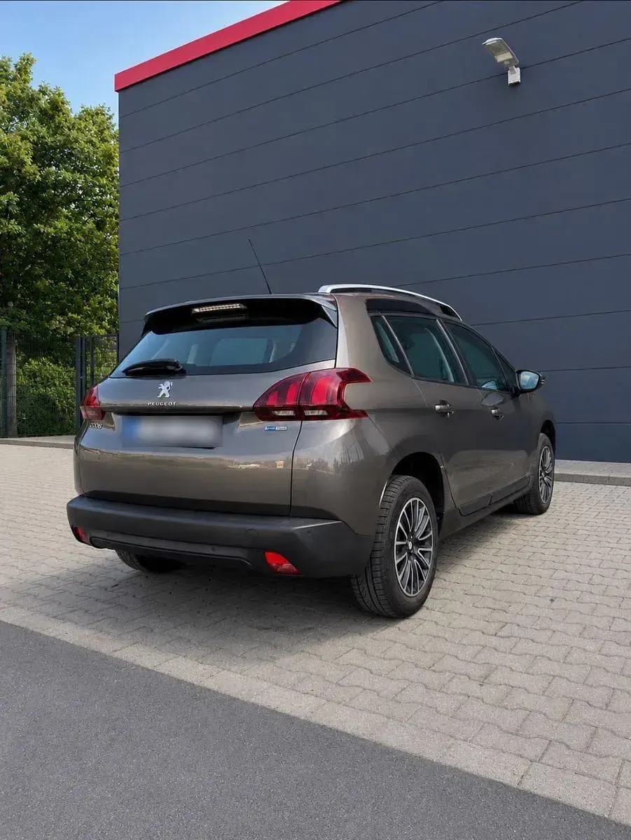 Gebraucht Peugeot 2008 Allure 110 PS (80 kW) 2017 Grau SUV
