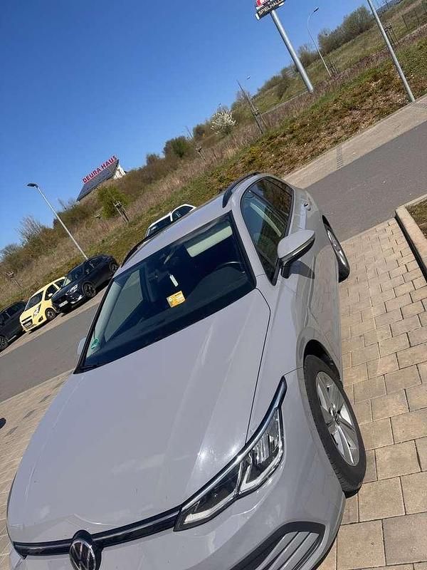 Gebraucht VW Golf VIII Life 116 PS (85 kW) 2021 Grau Kombi