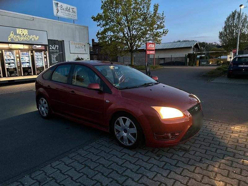 Second-hand Ford Focus 101 CP (74 kW) 2007 Andere farben Berlinǎ