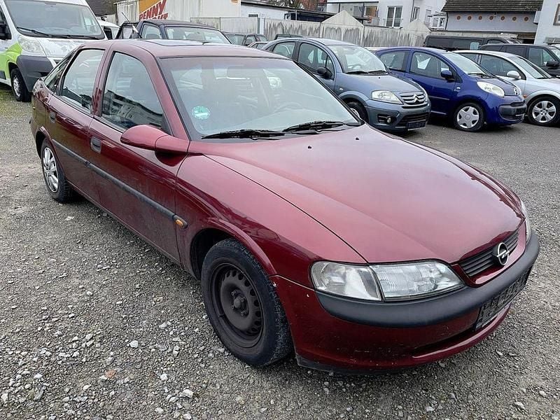 Rot Gebraucht 1998 Opel Vectra Limousine | 800 € (Guter Preis) - Bild 1/4