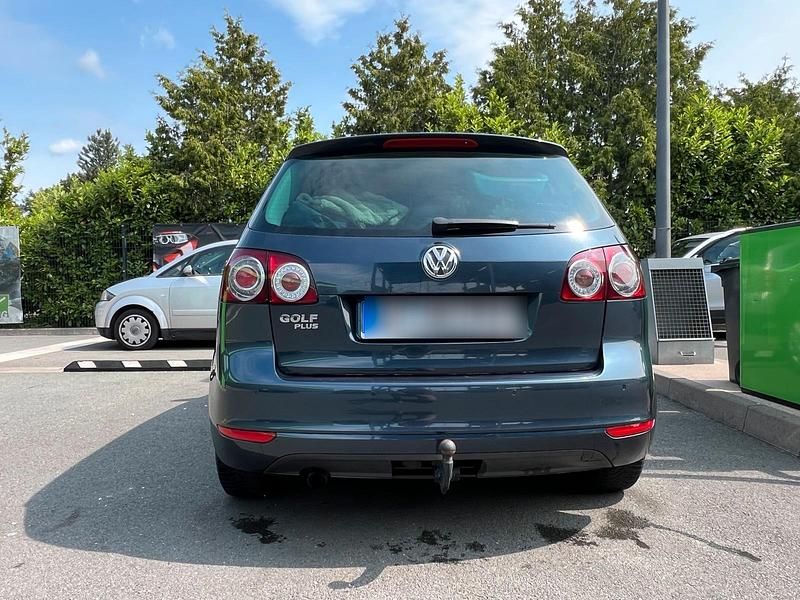 Gebraucht VW Golf VI 105 PS (77 kW) 2011 Kleinwagen