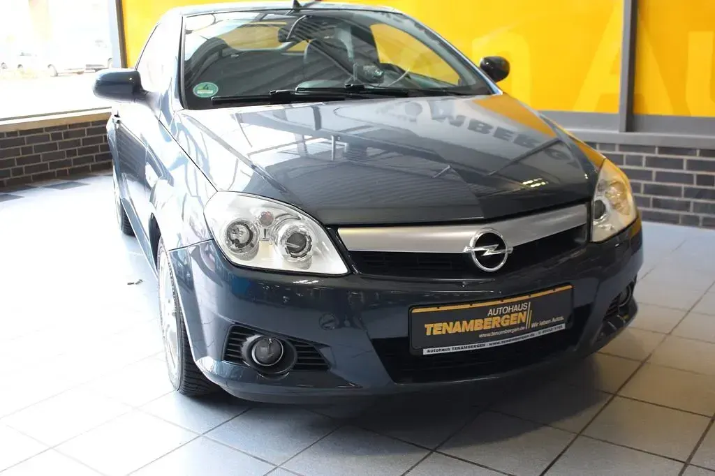 Gebraucht Opel Tigra 90 PS (66 kW) 2007 Metro m2 Cabrio