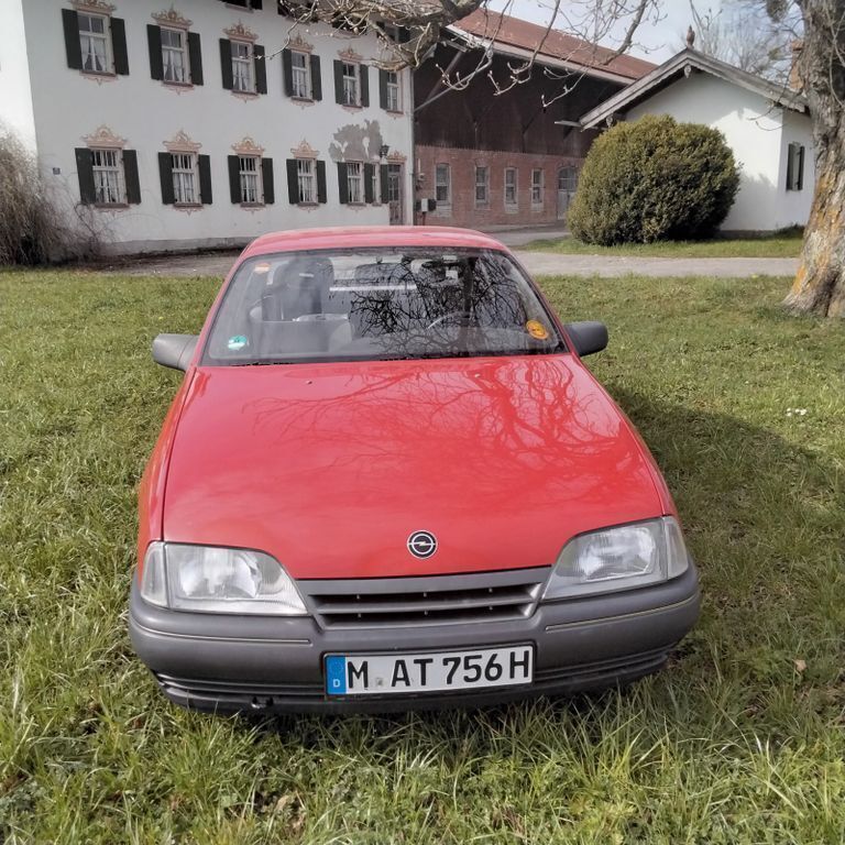 Rot Gebraucht 1990 Opel Omega Limousine | 2.980 € - Bild 1/4