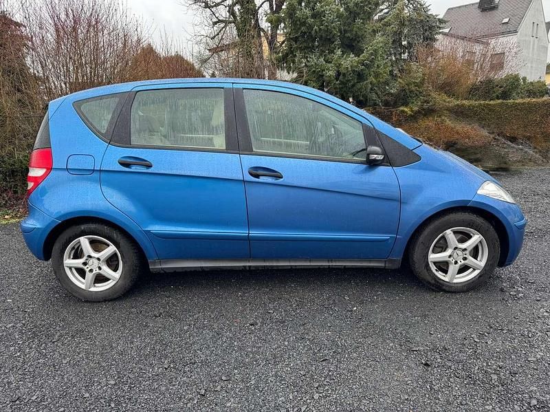 Gebraucht Mercedes A180 Classic 109 PS (80 kW) 2008 Blau Limousine