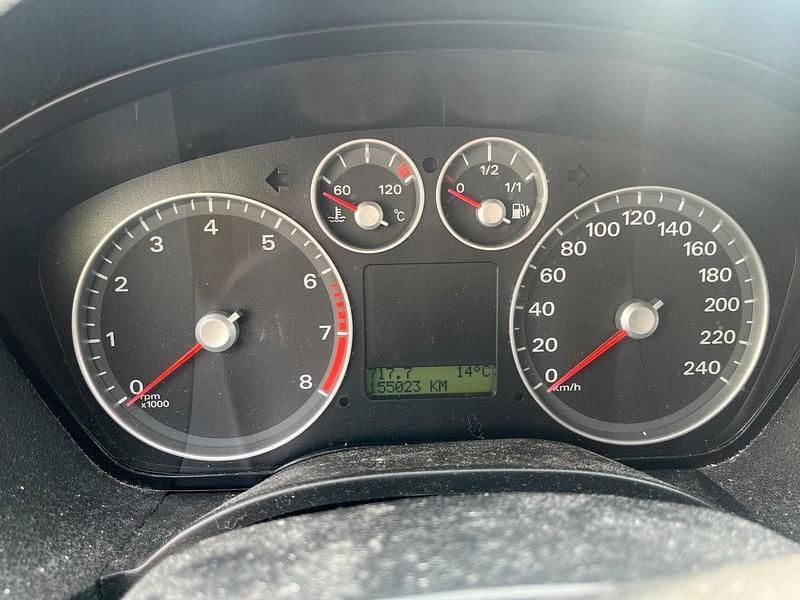 Gebraucht Ford C-MAX 100 PS (73 kW) 2006 Silber Van / Kleinbus