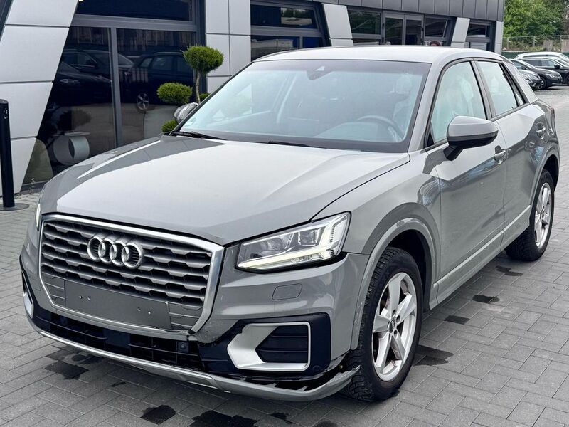 Grau Gebraucht 2019 Audi Q2 Sport SUV | 13.990 € (Superpreis) - Bild 1/4