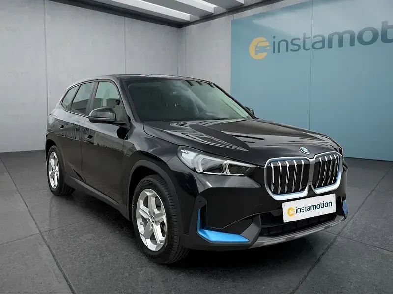 Gebraucht BMW iX1 225 kW (306 PS) 2023 Schwarz SUV