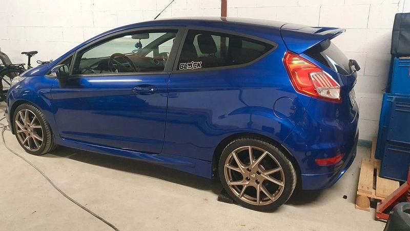 Gebraucht Ford Fiesta ST 182 PS (133 kW) 2016 Blau Kleinwagen