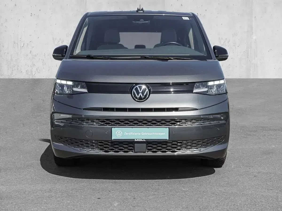 Gebraucht VW Multivan Basis 150 PS (110 kW) 2024 Grau Van / Kleinbus