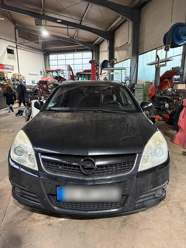 Schwarz Gebraucht 2006 Opel Vectra Kombi | 7.250 € - Bild 1/4