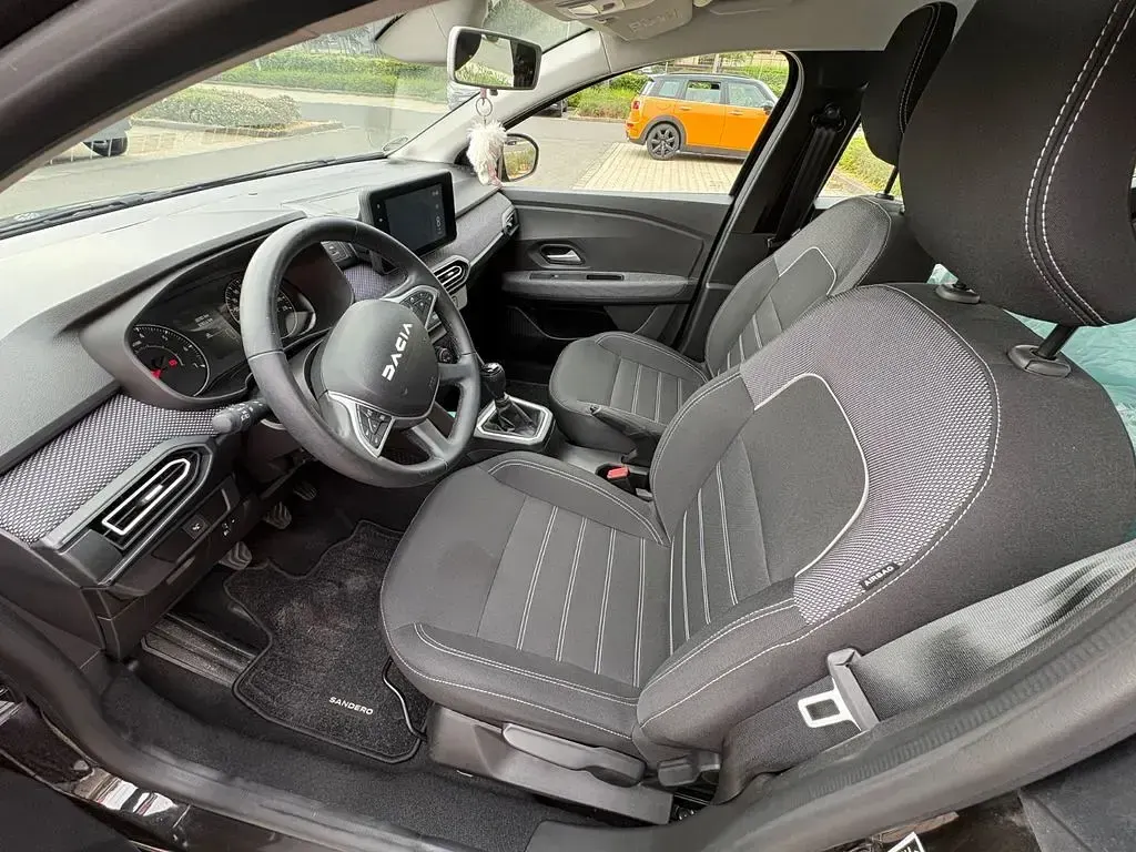 Occasion Dacia Sandero Expression 91 ch (66 kW) 2023 Noir Berline