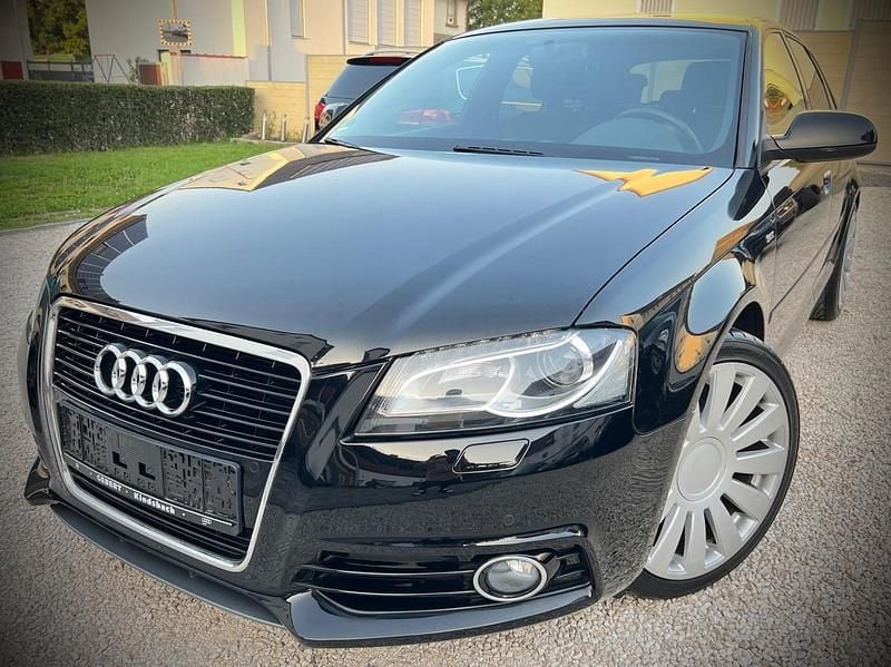 Schwarz Gebraucht 2011 Audi A3 Sportback Kombi | 6.800 € (Guter Preis) - Bild 1/4