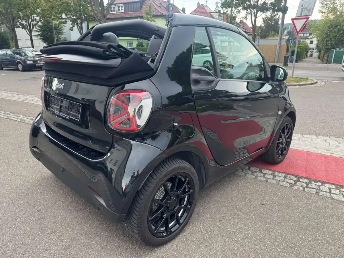 Gebraucht Smart ForTwo Electric Drive 60 kW (82 PS) 2020 Schwarz Cabrio