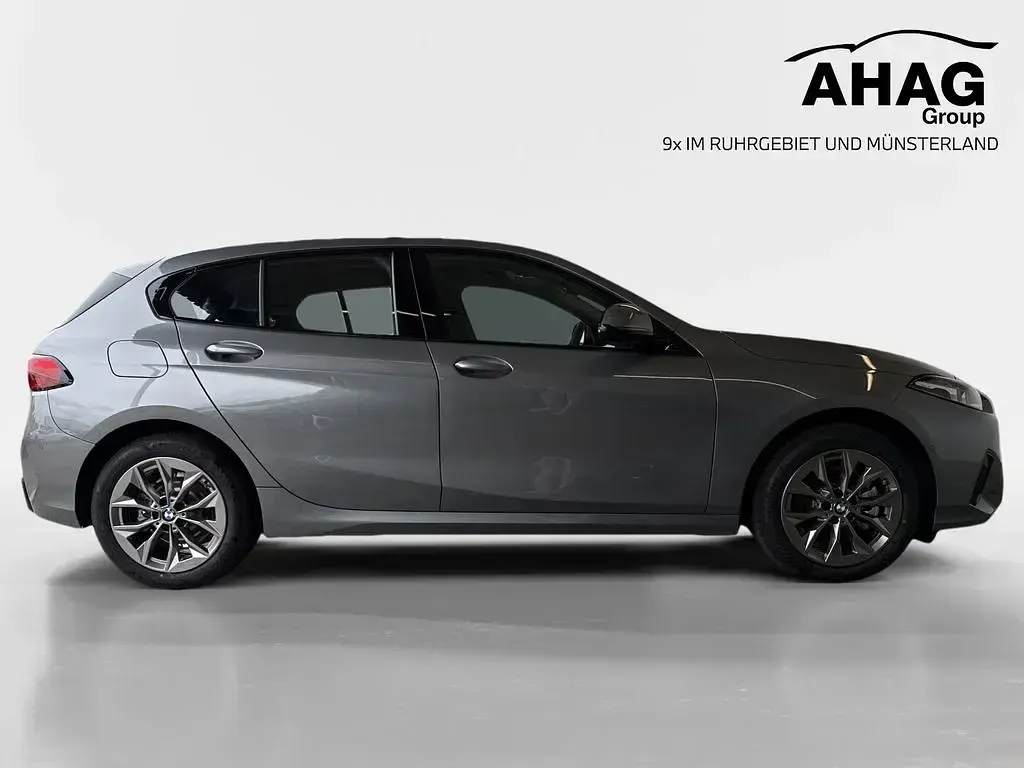 Neu BMW 116 Shadowline 122 PS (89 kW) 2026 Grau Kleinwagen