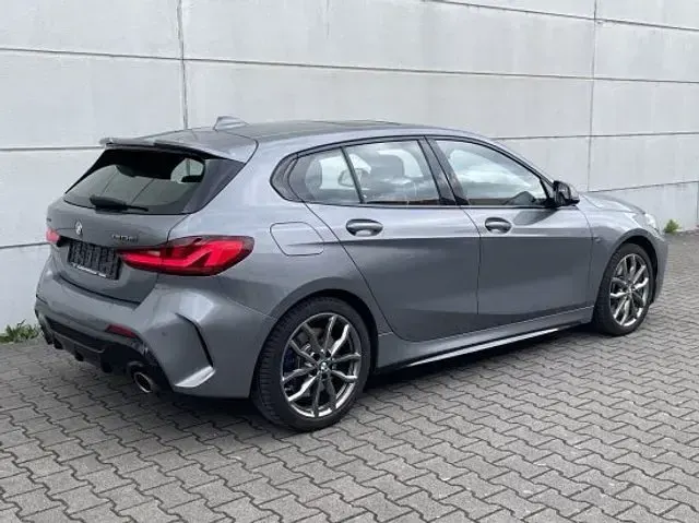 Gebraucht BMW M135 306 PS (225 kW) 2023 Grau metallic Kleinwagen