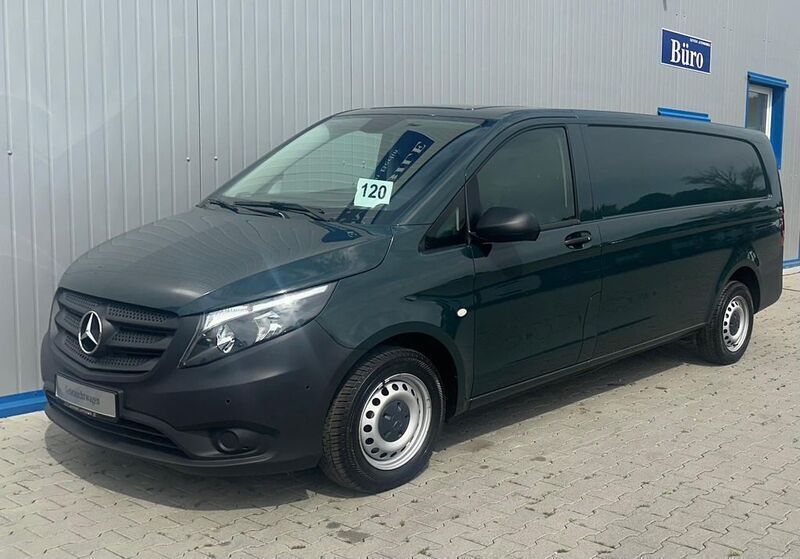 Grün Gebraucht 2019 Mercedes Vito Van / Kleinbus | 23.999 € (Fairer Preis) - Bild 1/4