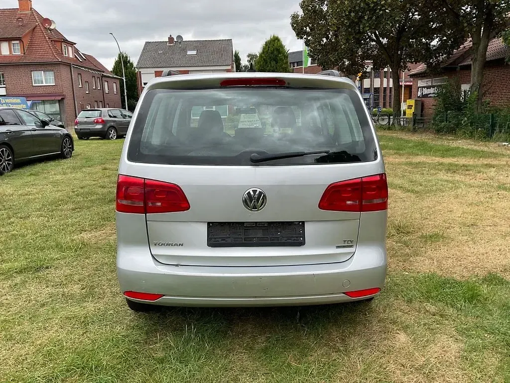 Gebraucht VW Touran Trendline 105 PS (77 kW) 2011 Silber Van / Kleinbus