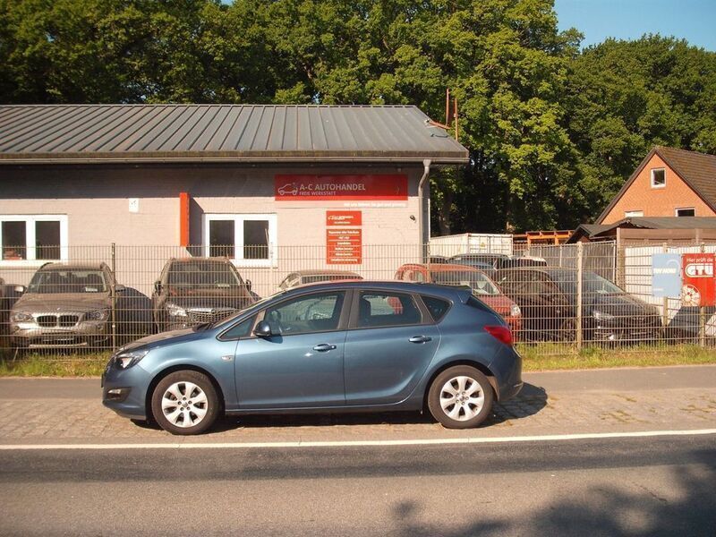Blau Gebraucht 2015 Opel Astra Style Limousine | 8.699 € (Fairer Preis) - Bild 1/4