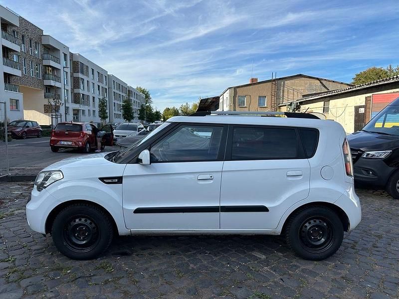 Weiß Gebraucht 2010 Kia Soul Attract SUV | 2.499 € (Fairer Preis) - Bild 1/4