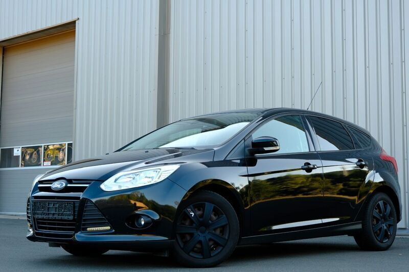 Schwarz Gebraucht 2014 Ford Focus SYNC Edition Limousine | 3.970 € (Superpreis) - Bild 1/4
