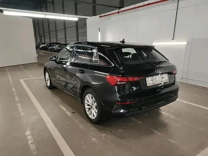 Gebraucht Audi A3 Sport 116 PS (85 kW) 2021 Schwarz Limousine