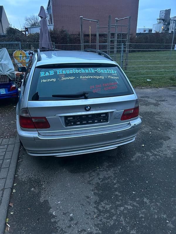 Gebraucht BMW 320 150 PS (110 kW) 2003 Silber Kombi