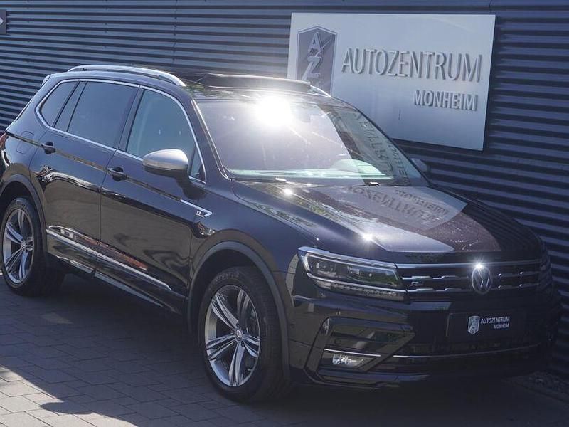 Gebraucht VW Tiguan Allspace Highline 239 PS (175 kW) 2019 Deep black perleffekt metallic SUV
