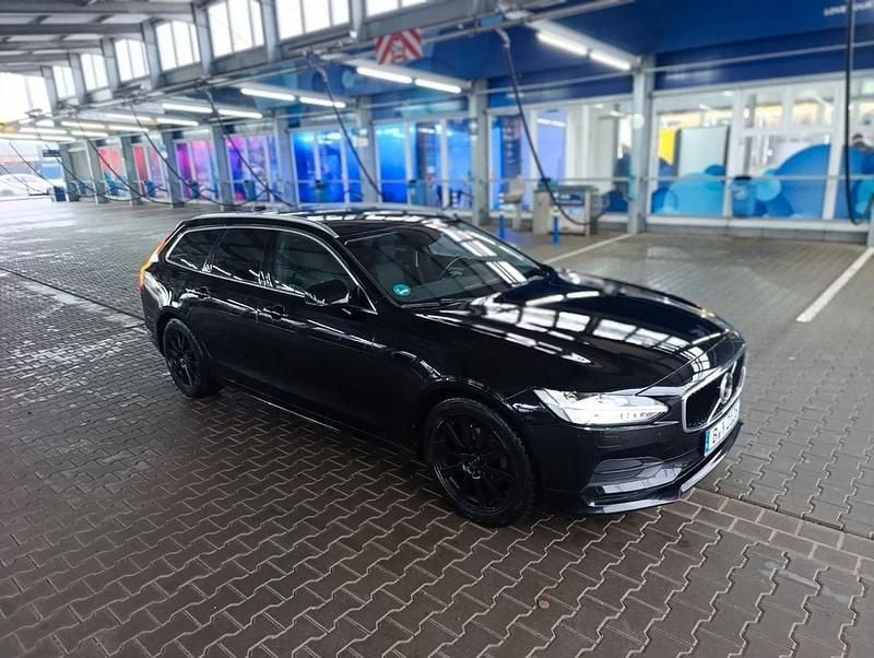 Schwarz Gebraucht 2019 Volvo V90 Momentum Kombi | 22.500 € (Guter Preis) - Bild 1/4