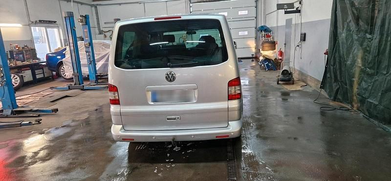 Usata VW T5 131 CV (96 kW) 2005 Argento Furgone