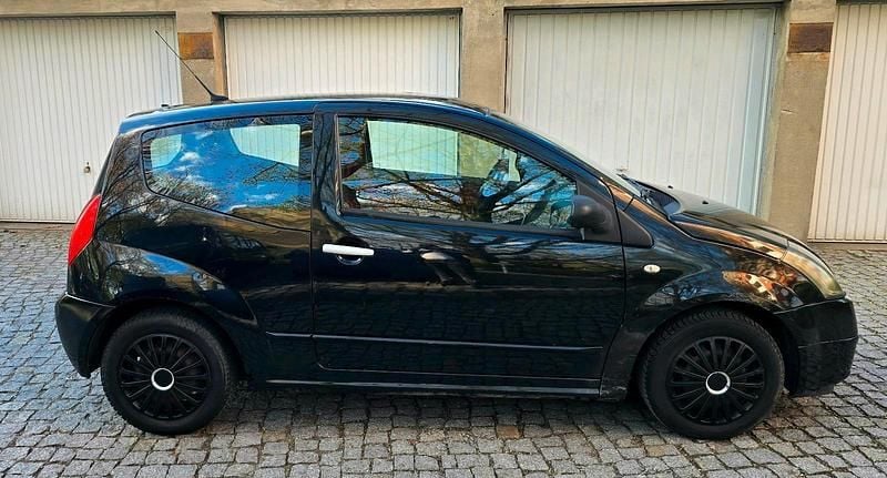 Second-hand Citroën C2 60 CP (44 kW) 2007 Negru Hatchback