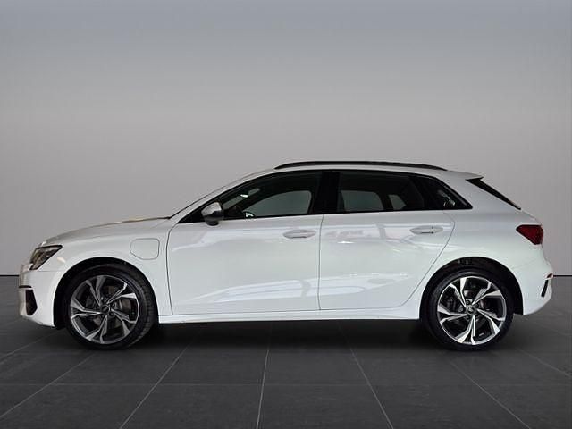 Gebraucht Audi A3 Sport 150 PS (110 kW) 2021 Weiß Limousine