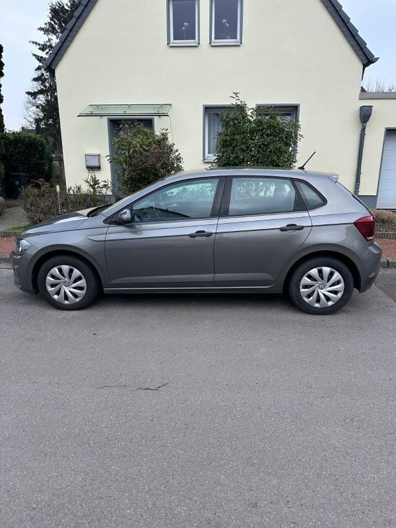 Gebraucht VW Polo Comfortline 75 PS (55 kW) 2018 Grau Limousine