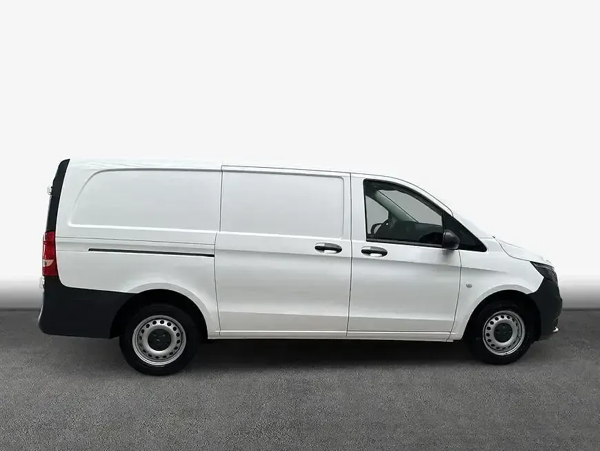 Gebraucht Mercedes Vito 163 PS (119 kW) 2023 Weiß Van