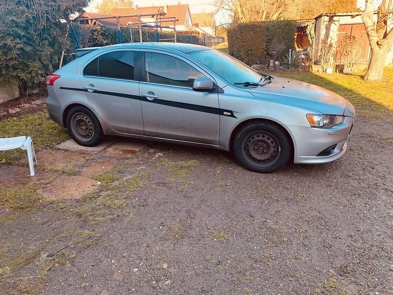 Silber Gebraucht 2011 Mitsubishi Lancer Edition Limousine | 3.300 € (Guter Preis) - Bild 1/4