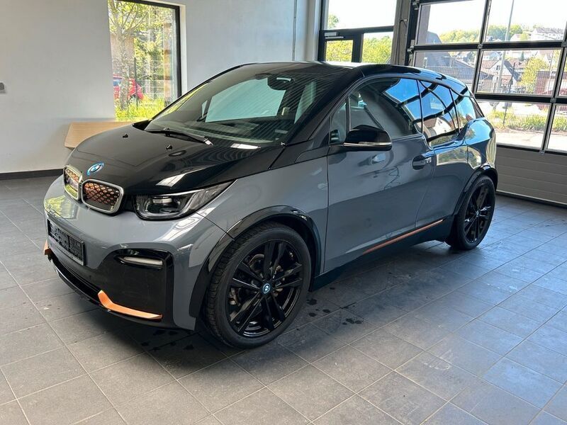 Grau Gebraucht 2022 BMW i3 Performance Kleinwagen | 27.950 € (Teuer) - Bild 1/4