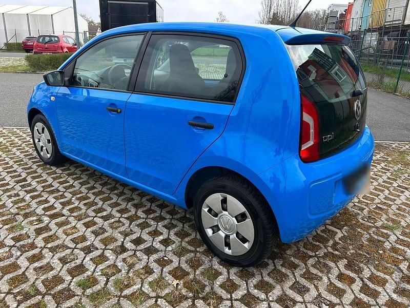 Second-hand VW up! 60 CP (44 kW) 2016 Albastru Hatchback