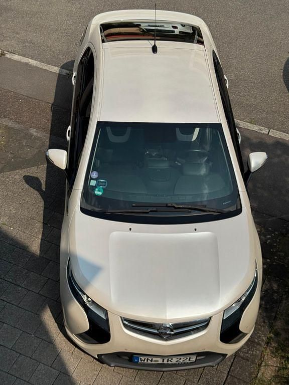 Weiß Gebraucht 2013 Opel Ampera Edition Kleinwagen | 6.900 € (Superpreis) - Bild 1/4