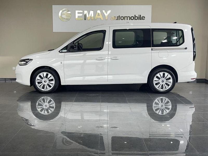 Weiß Gebraucht 2022 VW Caddy Maxi Van / Kleinbus | 26.698 € (Teuer) - Bild 1/4