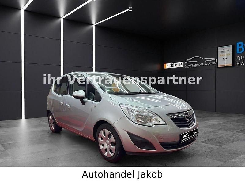 Silber Gebraucht 2013 Opel Meriva Edition Van / Kleinbus | 4.000 € (Superpreis) - Bild 1/4