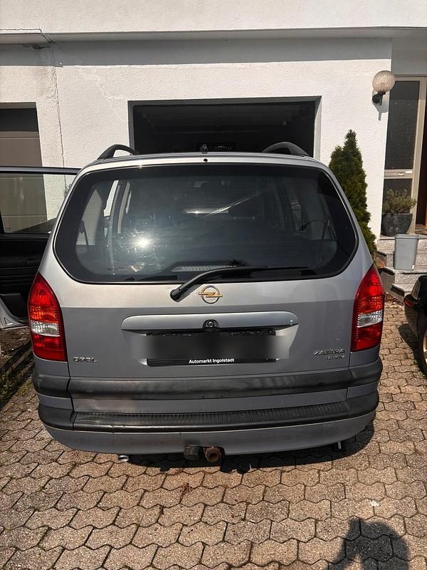 Silber Gebraucht 2001 Opel Zafira Van / Kleinbus | 599 € (Superpreis) - Bild 1/4