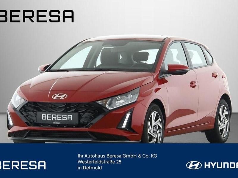 Rot Neu 2025 Hyundai i20 Trend Limousine | 20.980 € (Guter Preis) - Bild 1/4