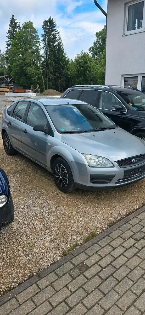 Usata Ford Focus 116 CV (85 kW) 2005 Grigio Berlina