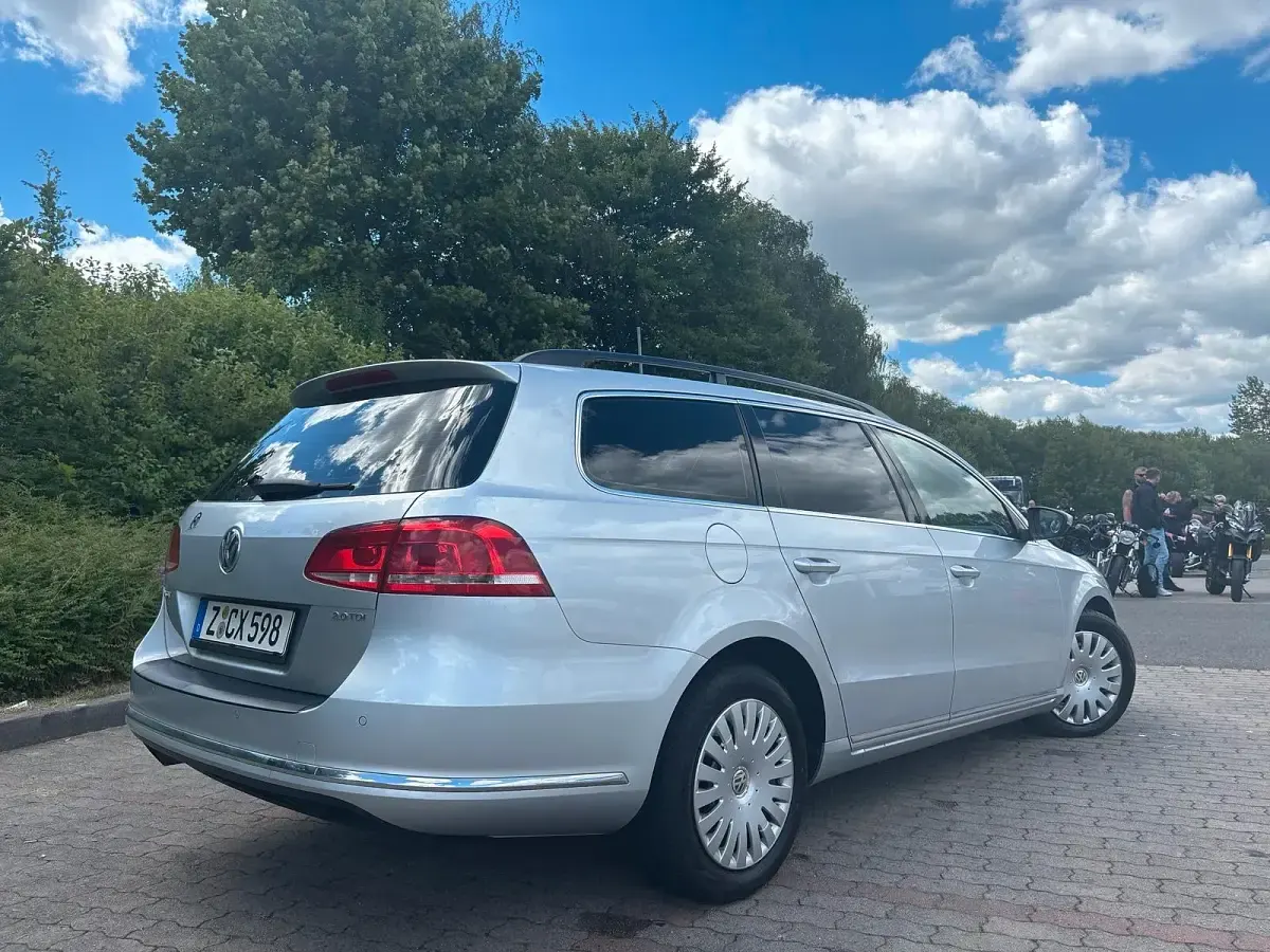 Gebraucht VW Passat 140 PS (102 kW) 2013 Silber Kombi