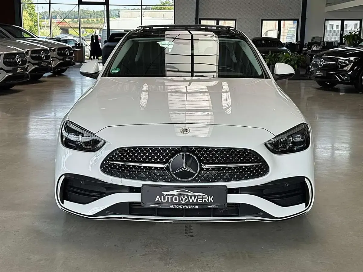 Gebraucht Mercedes C220 AMG 197 PS (144 kW) 2025 Weiß Limousine
