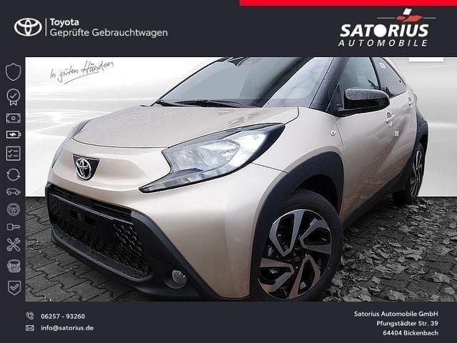 Beige Gebraucht 2024 Toyota Aygo Team Kleinwagen | 19.490 € - Bild 1/4